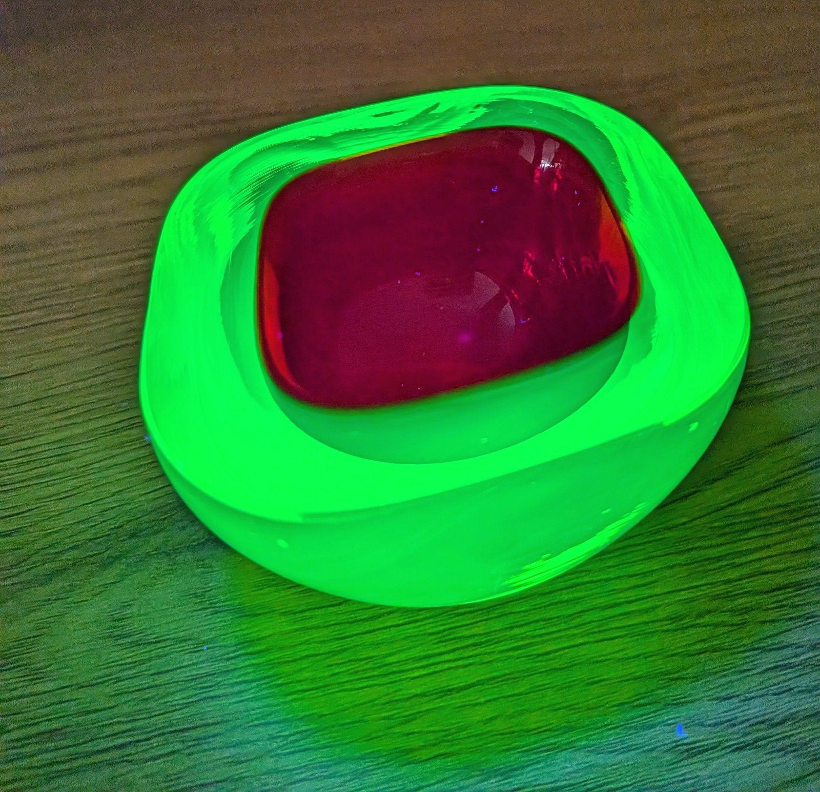 Murano Annagroen Uranium sieraden bakje uraniumglas UV, Antiek en Kunst, Ophalen of Verzenden