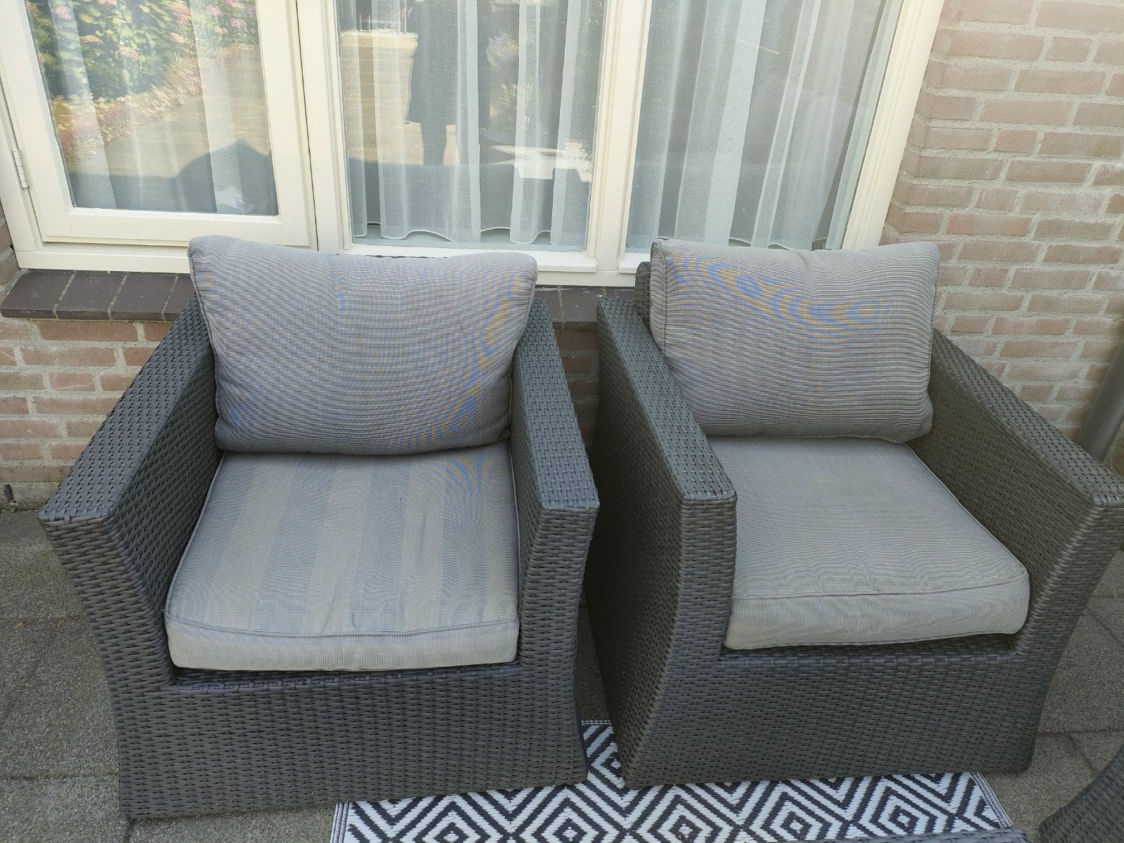 2 stevige antraciet rattan lounge tuinstoelen met kussens, Tuin en Terras, Tuinstoelen, Ophalen, Gebruikt