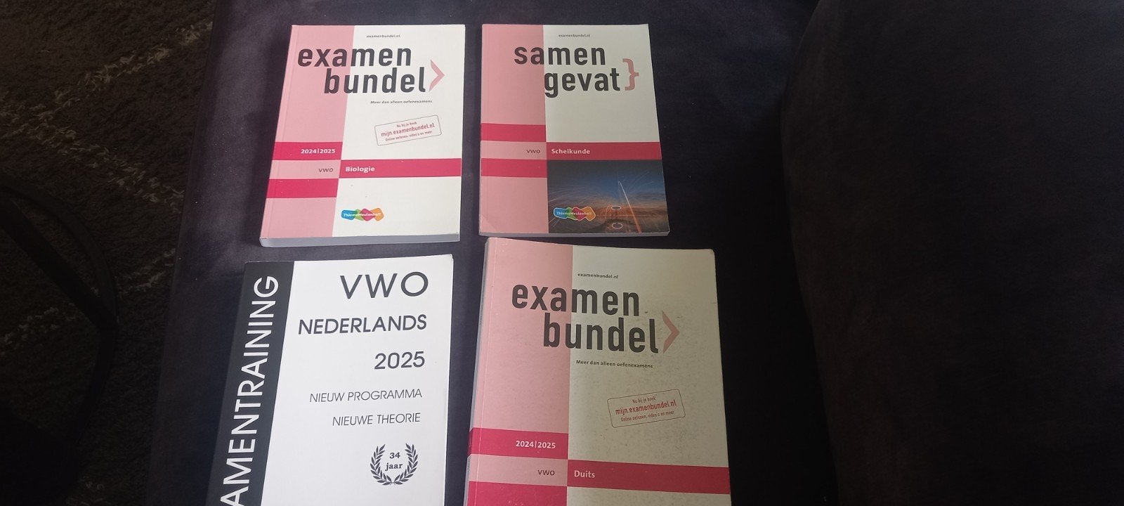 Examenbundels VWO Biologie, Duits, Scheikunde & Nederlands, Ophalen of Verzenden, Zo goed als nieuw, VWO