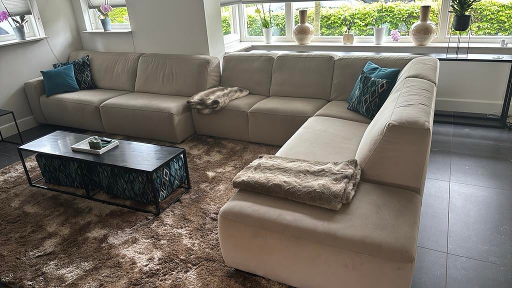 ZGAN Grote beige hoekbank Modulair en comfort. NW pr. €4500,, Ophalen, 100 tot 125 cm, Hoekbank, 300 cm of meer