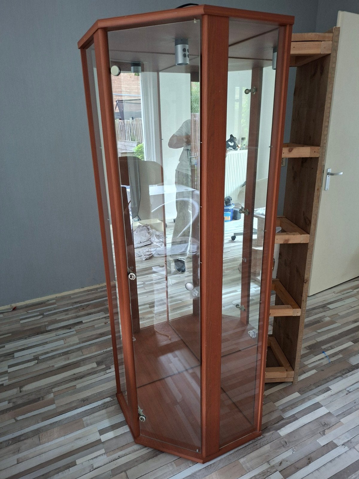 Hoekvitrinekast met verlichting en 4 glazen planken, Ophalen, 50 tot 100 cm, 150 tot 200 cm, 25 tot 50 cm