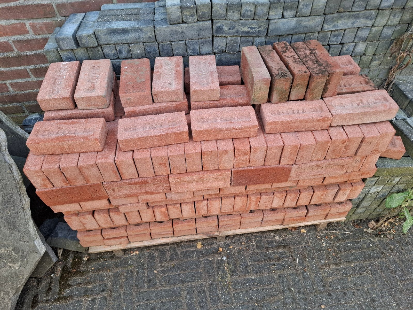 Nieuwe metselstenen 205x95x50 mm - circa 280 stuks, Ophalen