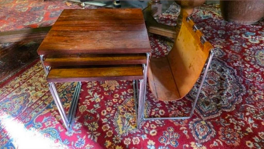 Retro vintage krantenbak met miniset tafel teakhout, Antiek en Kunst, Ophalen