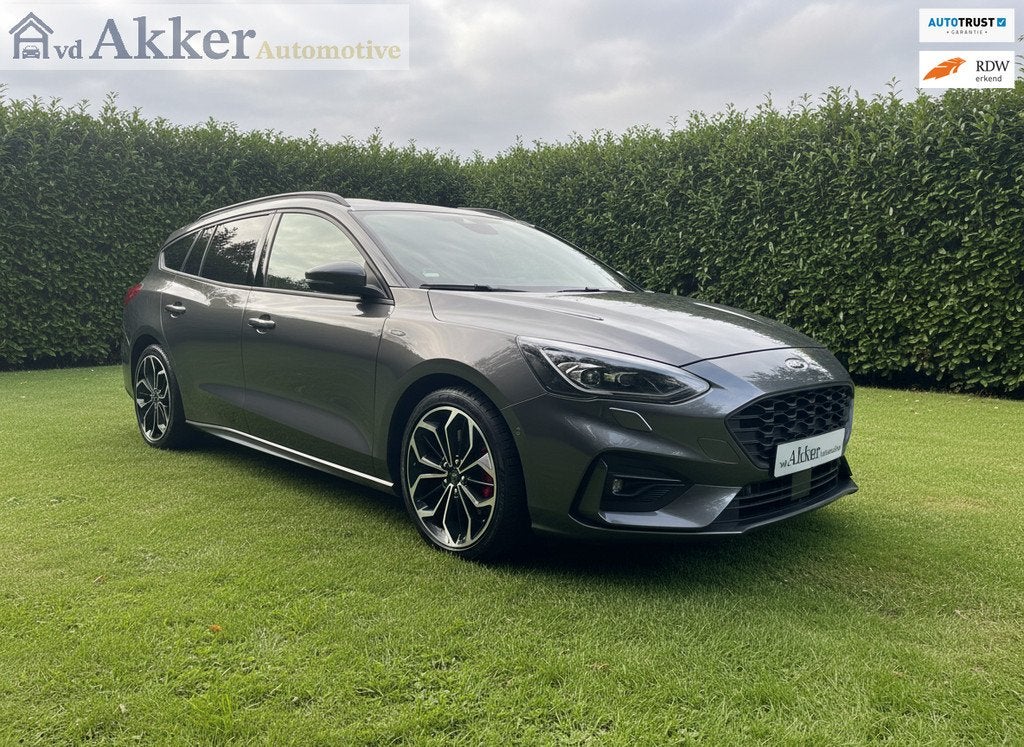 Ford Focus Wagon 1.5 EcoBoost ST Line Business 182PK automaa, Auto's, Ford, 1345 kg, Gebruikt, Euro 6, Leder en Stof