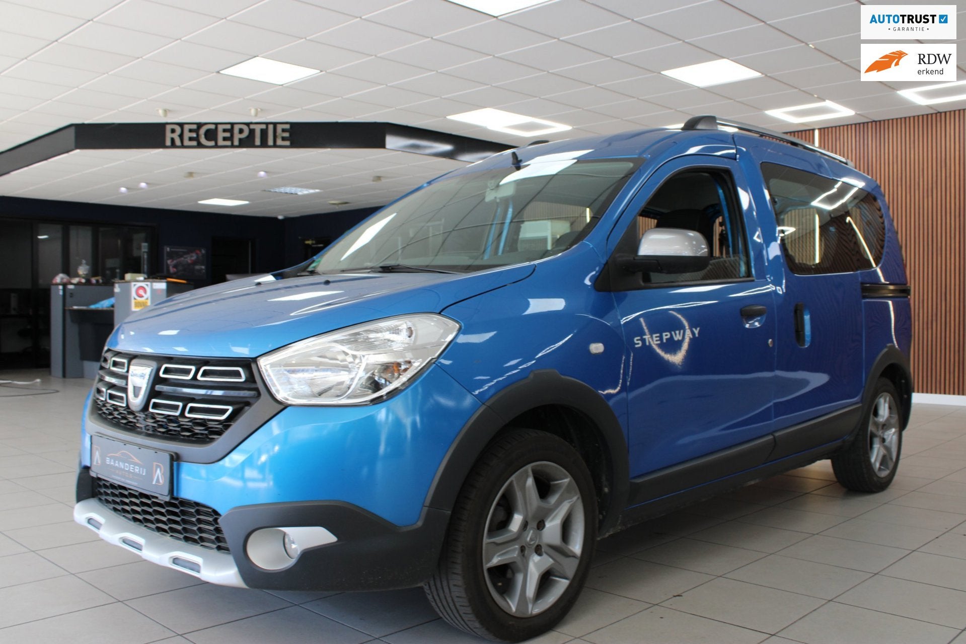 Dacia DOKKER 1.6 SCe | Airco | Cruise Control | Navi | Parke, Auto's, Voorwielaandrijving, Stof, Gebruikt, 4 cilinders