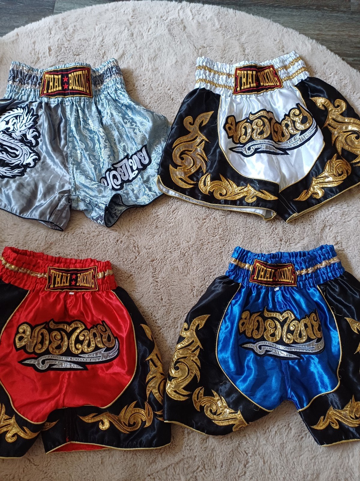 Set van 4 Thaiboksbroekjes - Diverse kleuren en maten, Overige, Zo goed als nieuw, Vechtsportkleding, Maat M