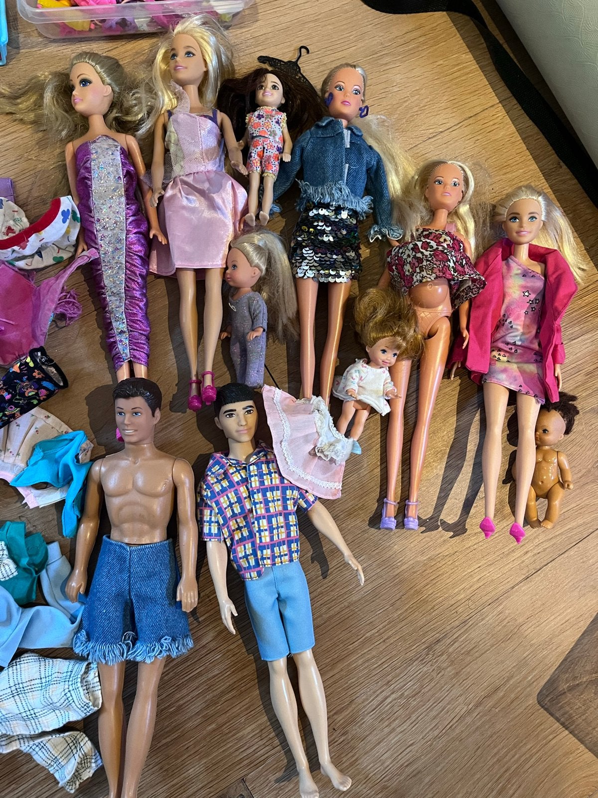 Grote Barbie en Ken poppen collectie met accessoires, Kinderen en Baby's, Speelgoed | Poppen, Ophalen, Gebruikt, Barbie