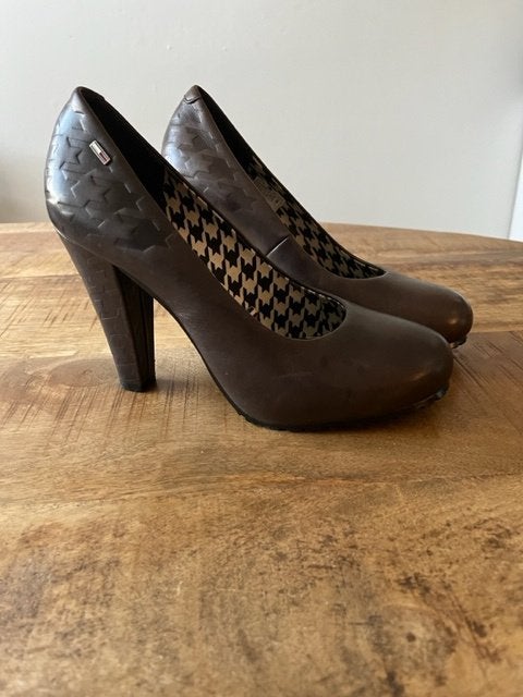 Tommy Hilfiger Denim nieuwe leren pumps maat 38, Kleding | Dames, Pumps, Bruin, Verzenden, Nieuw