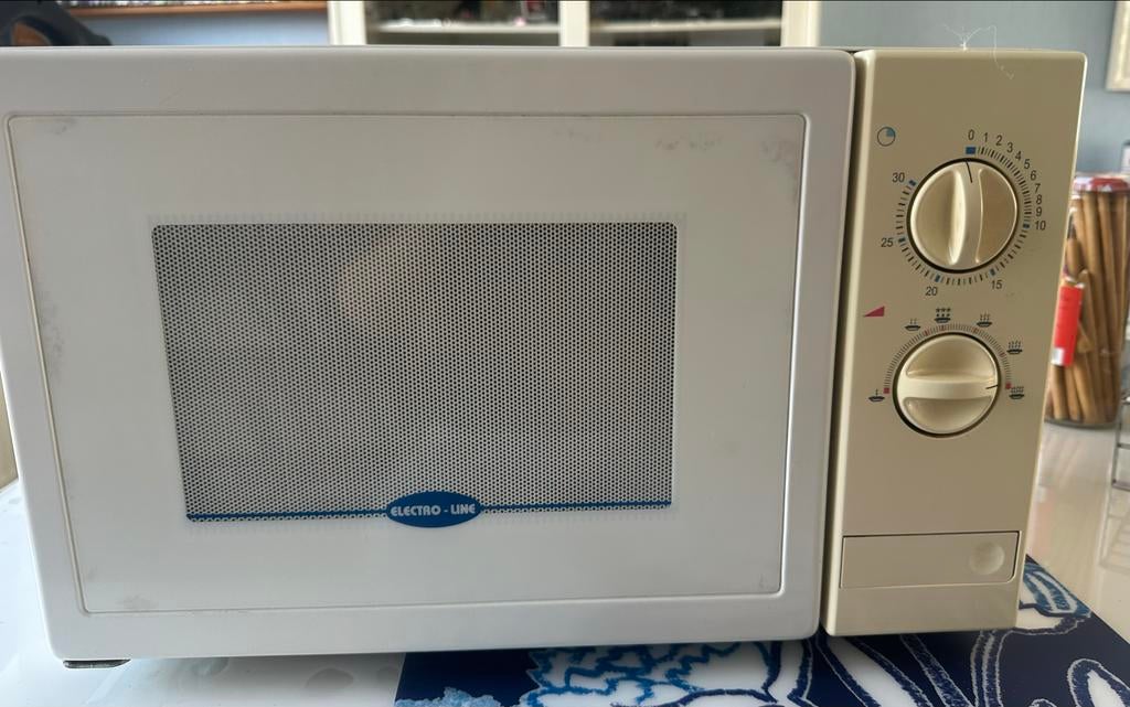 Compacte Electro-Line Magnetron - Wit, Witgoed en Apparatuur, Magnetrons, Zo goed als nieuw, Vrijstaand, Magnetron, Minder dan 45 cm