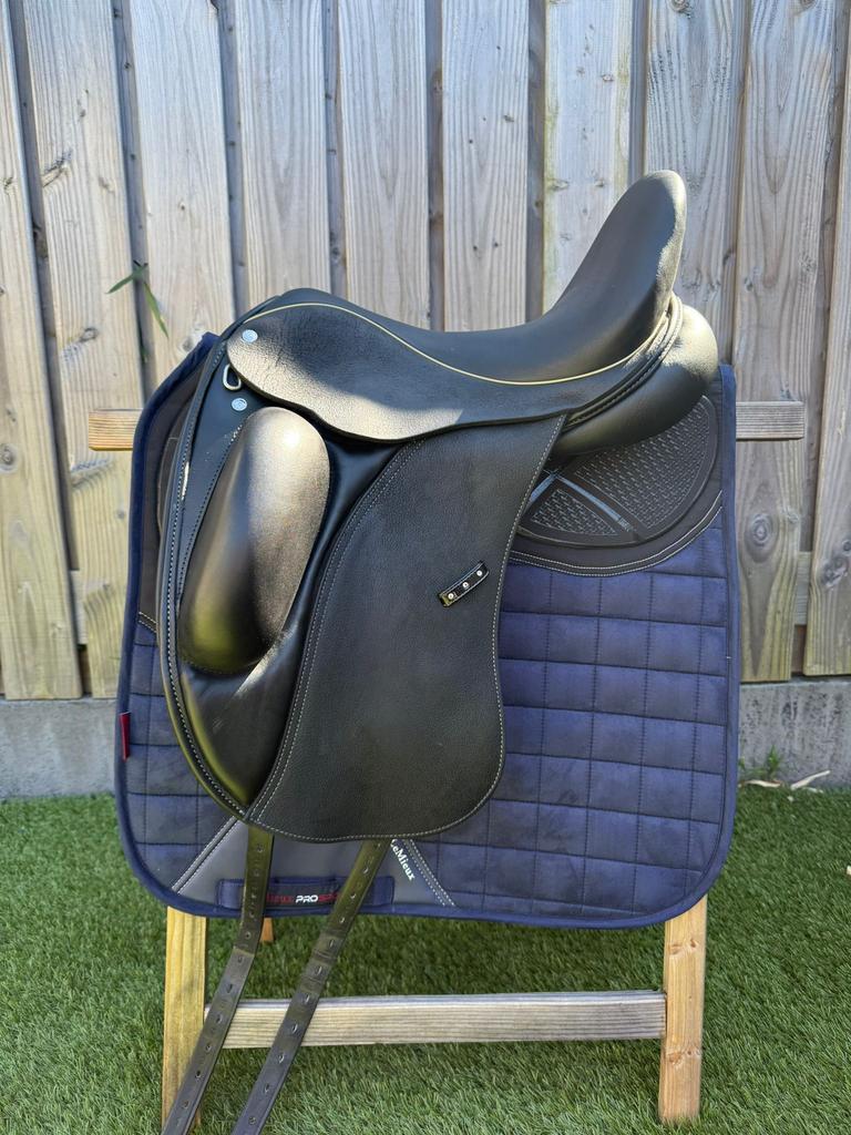 Custom Wolfgang Solo 2 17,5 inch, Dieren en Toebehoren, Paarden en Pony's | Zadels, Ng zadels, Dressuur, Ophalen of Verzenden