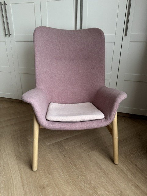 Zo goed als nieuwe IKEA VEDBO fauteuil (hoge rug) – Roze, Huis en Inrichting, Ophalen, Scandinavisch, Tijdloos, 75 tot 100 cm