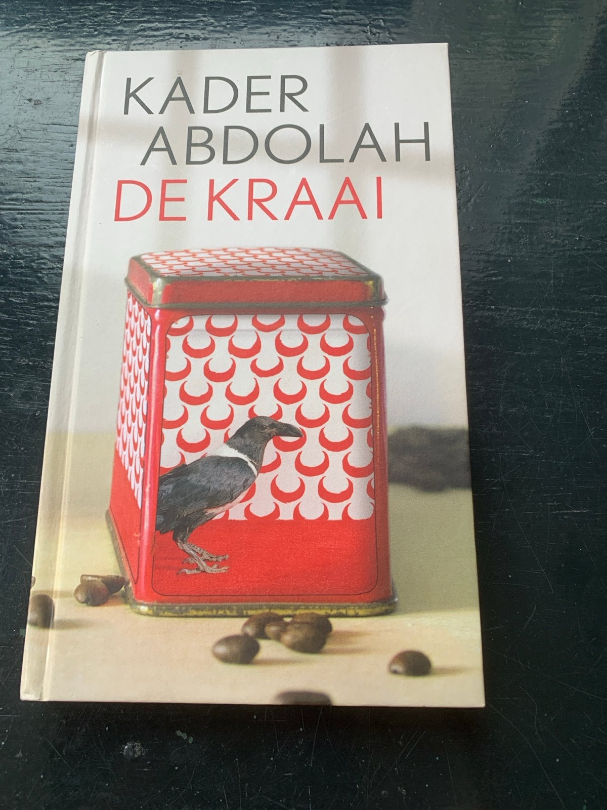 Kader Abdolah - De Kraai (Boek), Boeken, Ophalen of Verzenden, Zo goed als nieuw, Nederland