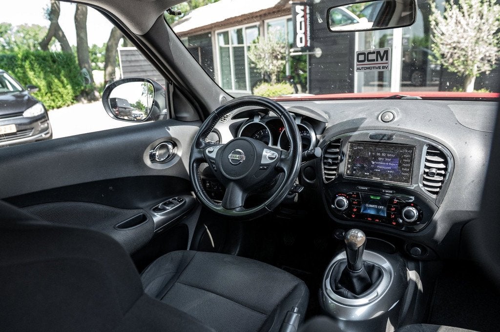 Nissan Juke 1.6 Acenta Trekhaak I Climate I Cruise I CarPlay, Auto's, Nissan, Voorwielaandrijving, Euro 5, Stof, Zwart