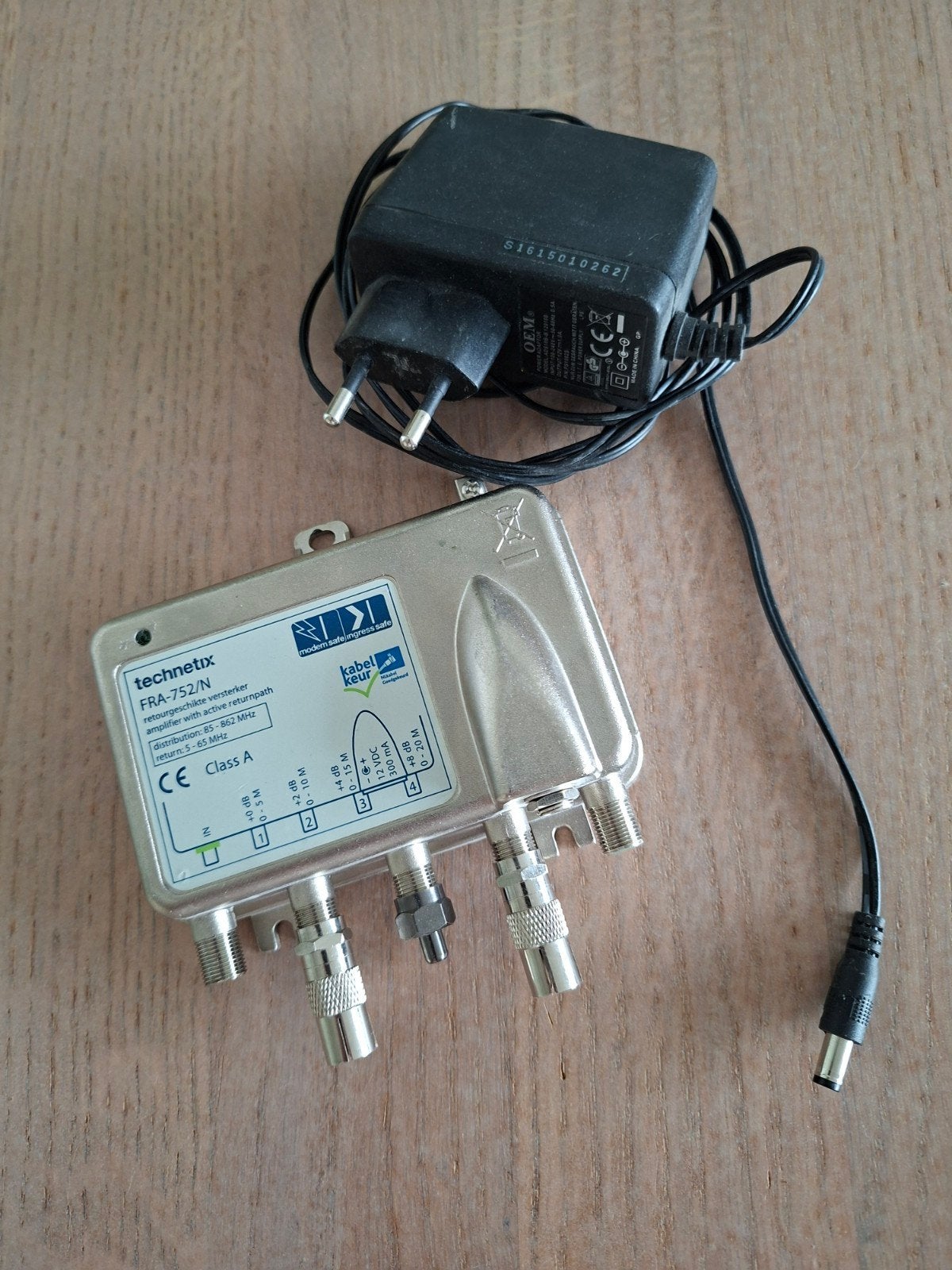 Technetix FRA-752/N retourgeschikte versterker met adapter, Ophalen of Verzenden, Gebruikt, Overige kabels
