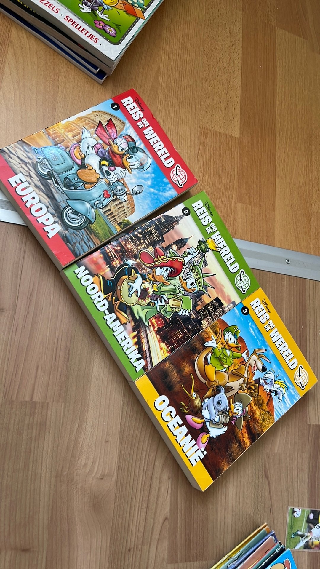 Donald duck reis om de wereld 1,2,3, Boeken, Eén stripboek, Ophalen of Verzenden, Zo goed als nieuw