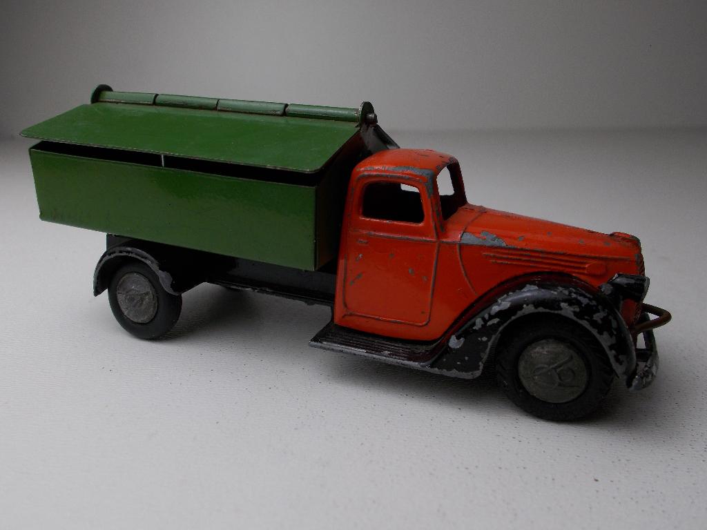 Jaren 40/50 TEKNO DENMARK No. 423 GARBAGE TRUCK. I.g.st., Hobby en Vrije tijd, Modelauto's | 1:43, Zo goed als nieuw, Bus of Vrachtwagen
