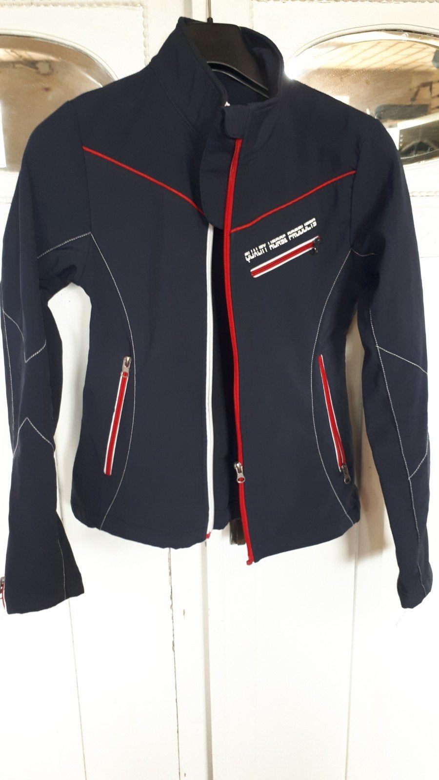 QHP paardrijjas softshell. Waterdicht  maat 36 valt kleiner, Ophalen of Verzenden, Zo goed als nieuw, Jongen of Meisje, Jas