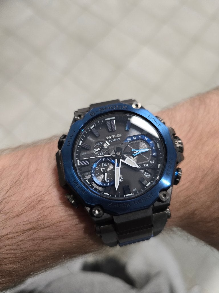 Casio MTG B2000, Casio, Staal, Polshorloge, Kunststof