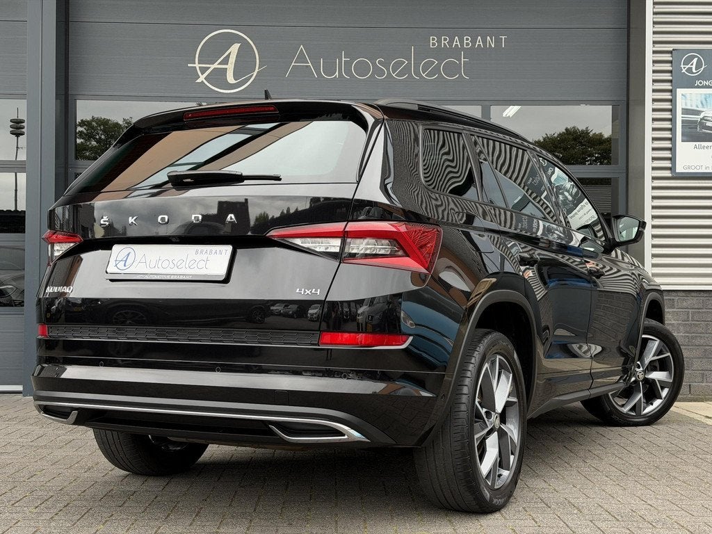Skoda Kodiaq 2.0 TSI 4x4 Sportline Pano | Trekhaak | BTW, Auto's, Skoda, Automaat, Adaptive Cruise Control, 1984 cc, Alcantara