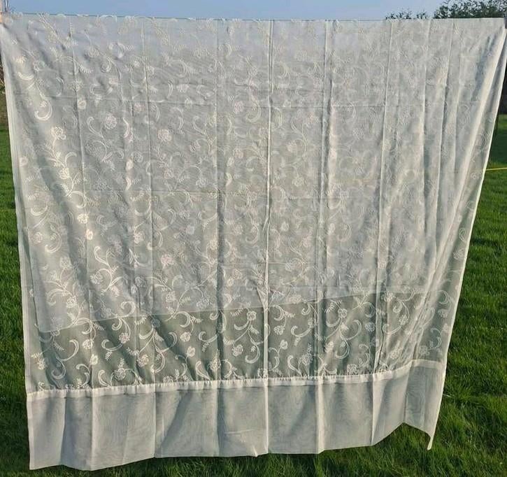 Nieuwe vintage vitrage met bloemen, Antiek en Kunst, Antiek | Kleden en Textiel, Ophalen of Verzenden