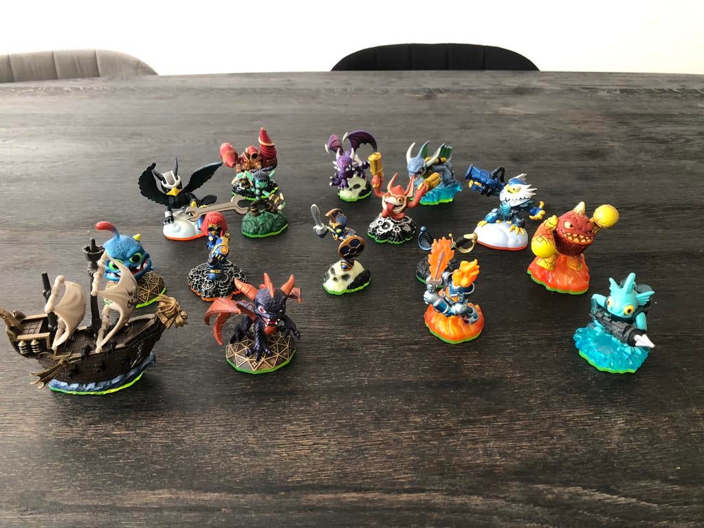 Verzameling van 16 Skylanders figuren voor XBOX360, Avontuur en Actie, 1 speler, Ophalen of Verzenden, Zo goed als nieuw