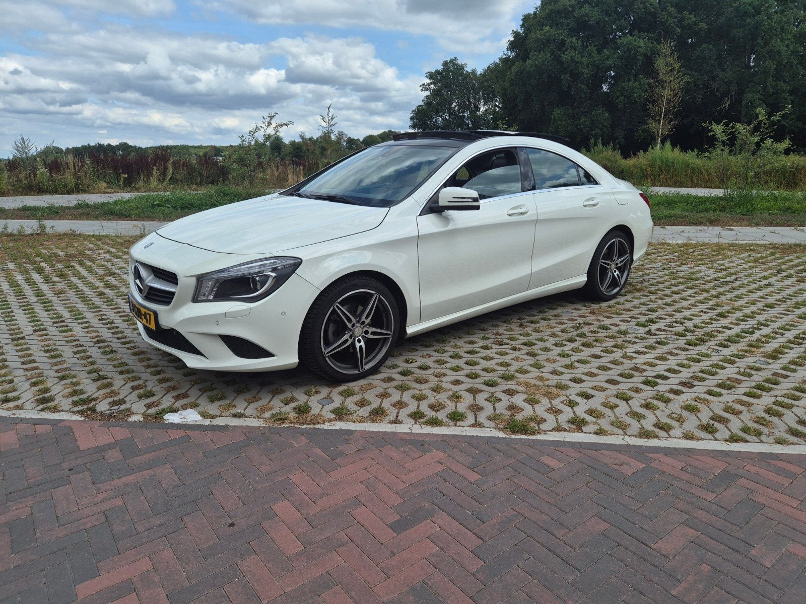 Mercedes-Benz CLA 180 1.6 90KW Blue Eff. Edit. 2013 Wit, Voorwielaandrijving, CLA, 1295 kg, 4 cilinders