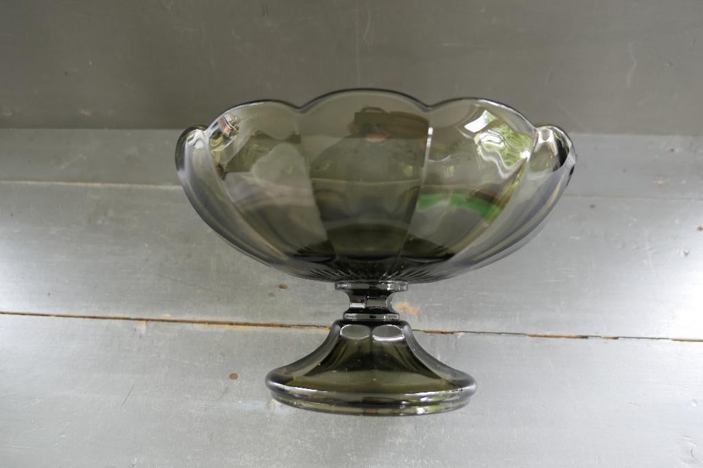 Art Deco Val Saint Lambert Luxval schaal op voet glas groen, Antiek en Kunst, Verzenden