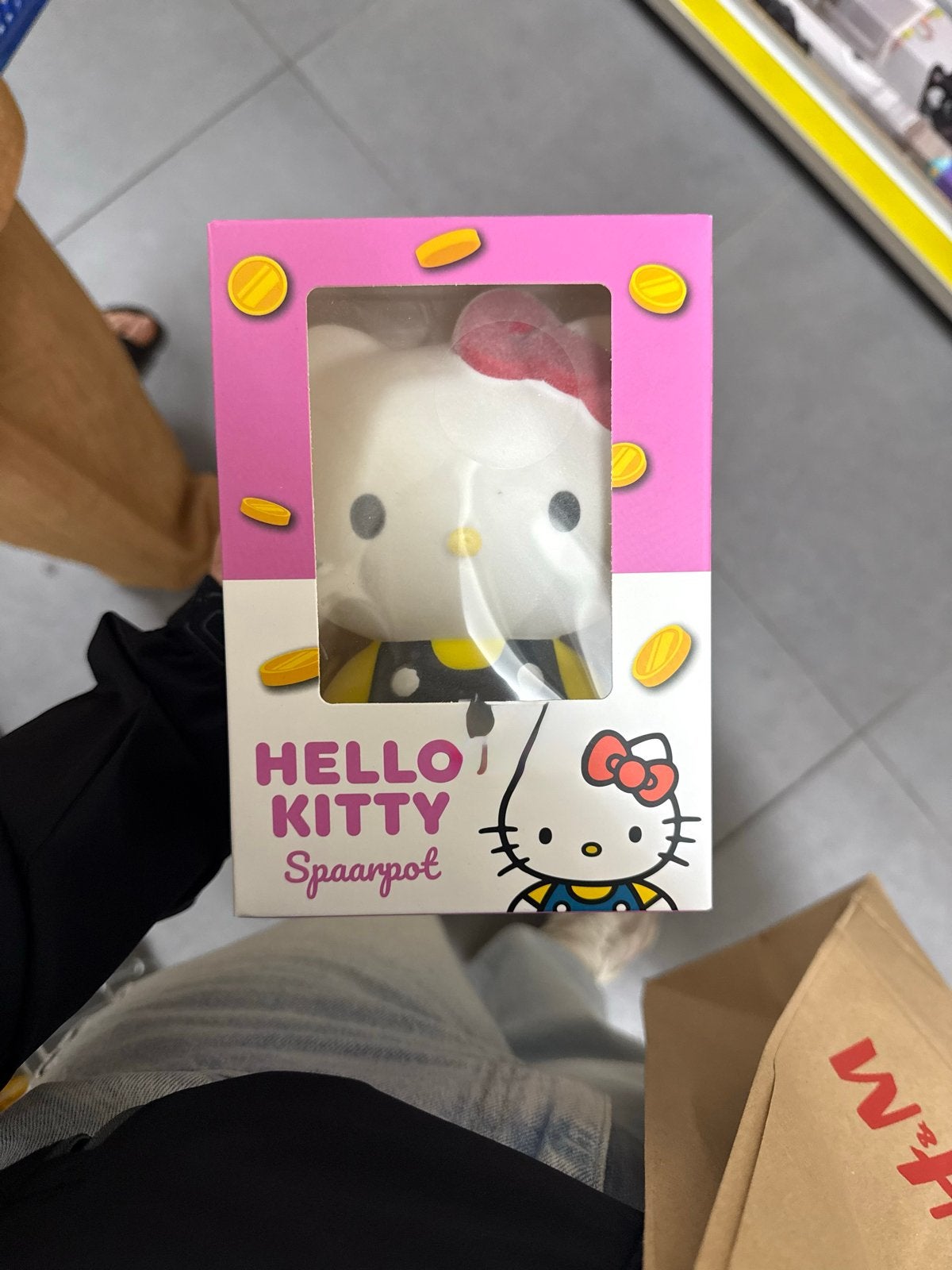Hello Kitty Spaarpot - Nieuw in Verpakking, Ophalen of Verzenden, Nieuw, Kunststof, Strip- of Tekenfilmfiguur