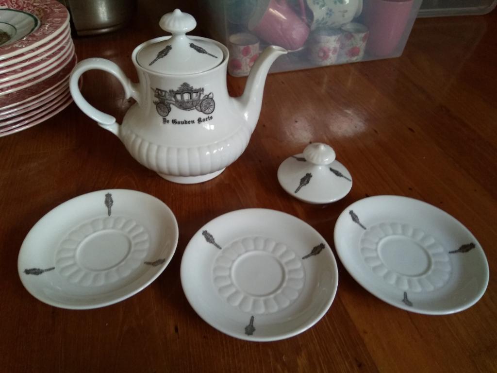 Delen Gouden Koets servies, Verzamelen, Koninklijk Huis en Royalty, Ophalen of Verzenden, Gebruikt, Nederland, Servies