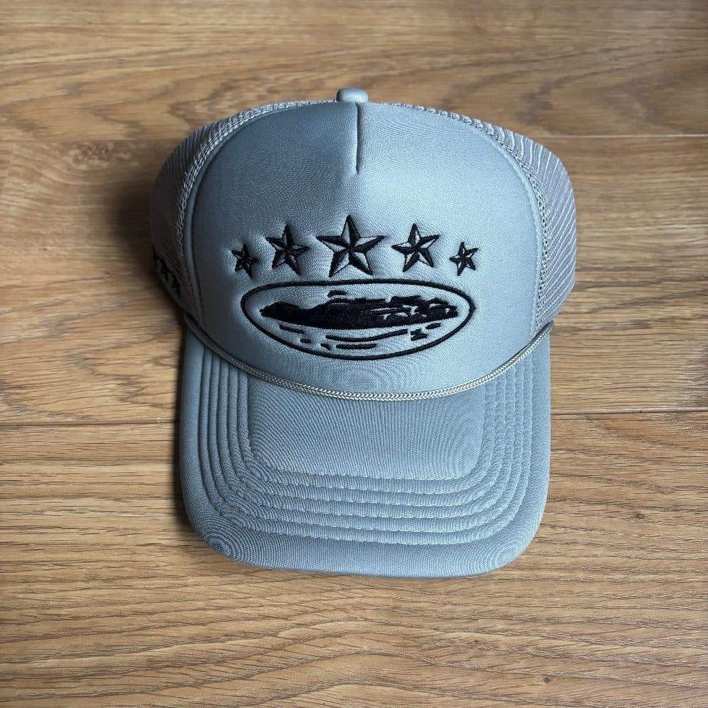 Corteiz Trucker Cap / Pet – Grijs/Zwart, Nieuw, Pet, Corteiz, One size fits all