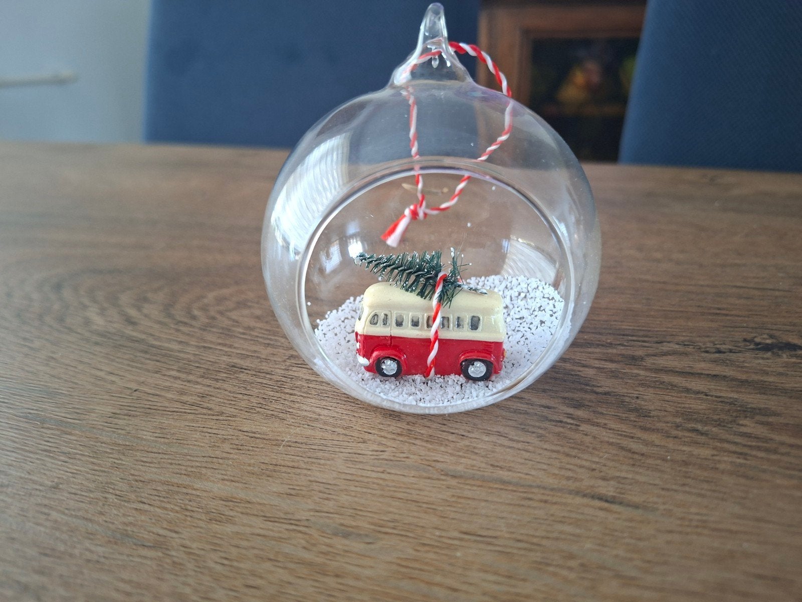 mini volswagen bus in kerstbal rood wit, Diversen, Kerst, Ophalen