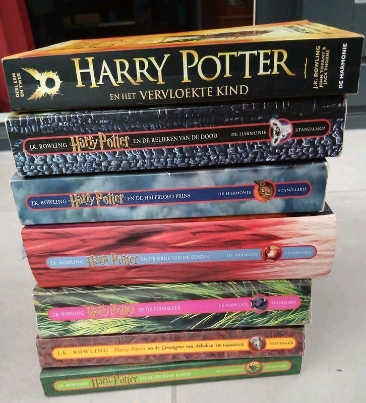 Mooie set Harry Potter 6 delen + vervolg + 3 DVD's gratis, Ophalen of Verzenden, Gelezen, JK Rowling