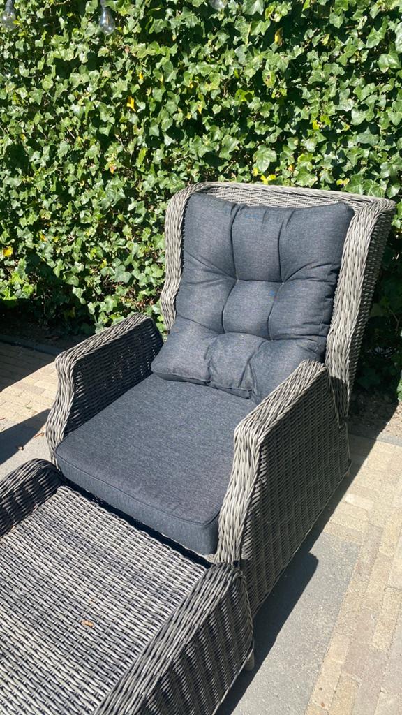 Wicker tuinstoel met voetenbank verstelbaar, Ophalen, Zo goed als nieuw, Wicker, Verstelbaar
