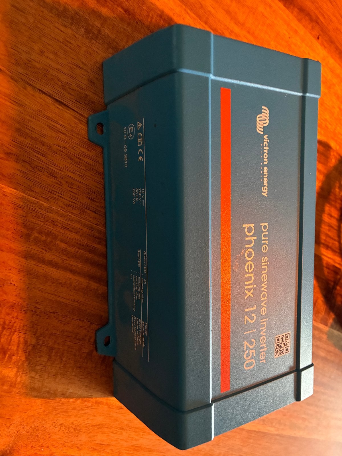Victron Energy Phoenix 12|250 Pure Sinewave Omvormer, Ophalen, Zo goed als nieuw
