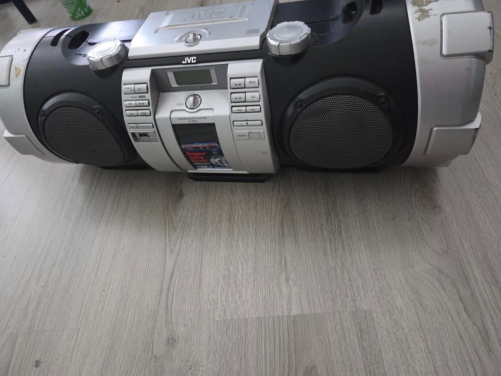 JVC Boomblaster RV-NB100B - Draagbare CD/Radio/MP3-speler, Ophalen, Gebruikt, JVC, Draagbaar