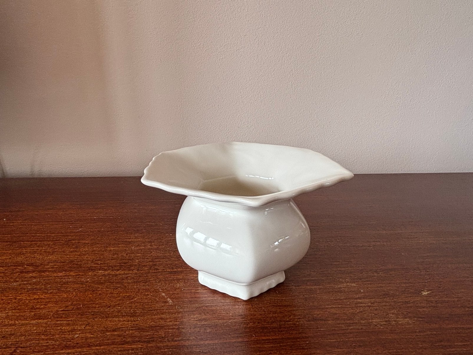 Delfts witte kwispedoor / vaasje van de Porceleyne Fles, Ophalen of Verzenden