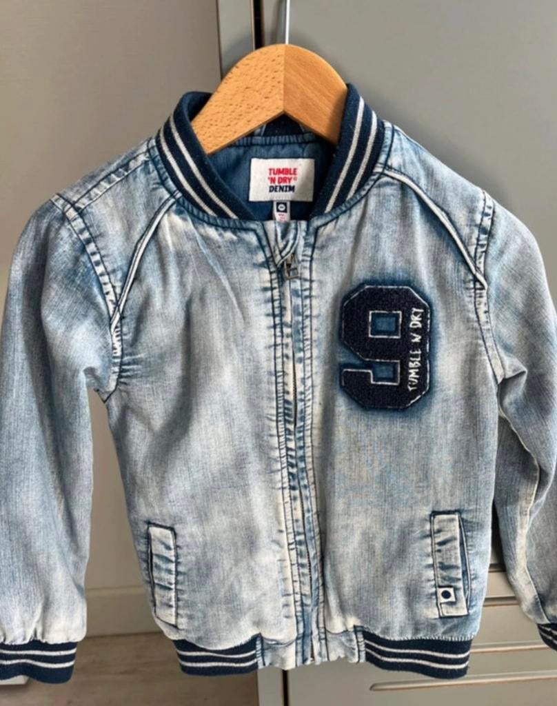 Stoer spijkerjasje van Tumble n Dry, Kinderen en Baby's, Kinderkleding | Maat 104, Zo goed als nieuw, Jongen, Jas, Ophalen of Verzenden