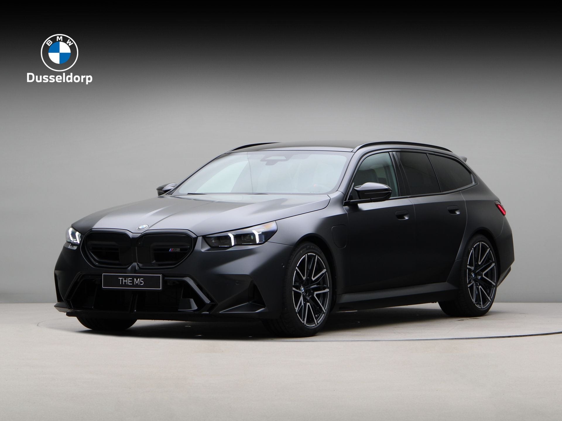BMW M5 Touring Comfort Pakket | M Driver's Pack | Driving As, Verwarmde buitenspiegels, 4395 cc, Overige brandstoffen, Zilver of Grijs