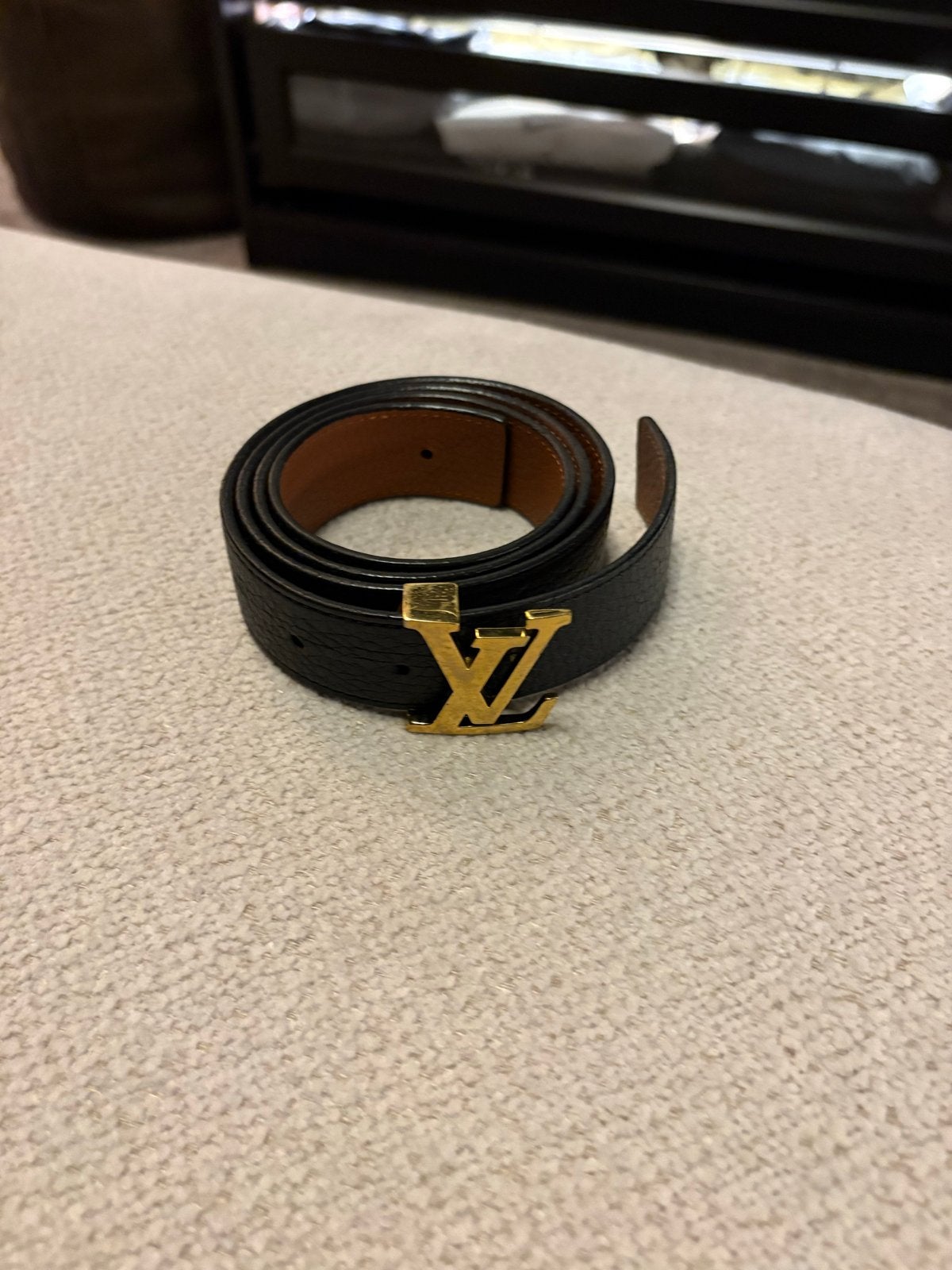 Louis Vuitton Riem Zwart Leer met Gouden LV Gesp, 3 tot 5 cm, 90 tot 100 cm, Heupriem, Ophalen of Verzenden