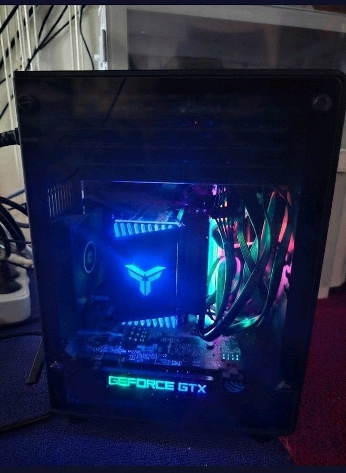 Compacte Game PC | i3 | GTX 1070 | 16GB RAM | 2.5TB SSD, Computers en Software, Desktop Pc's, Ophalen, Intel Core i3-10105 (tot 4.20 GHz)