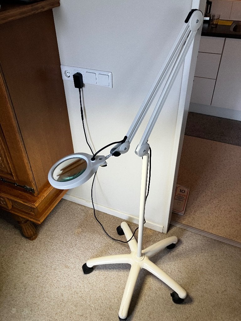 Loeplamp Luxo, Hobby en Vrije tijd, Ophalen, Gebruikt, Loeplamp