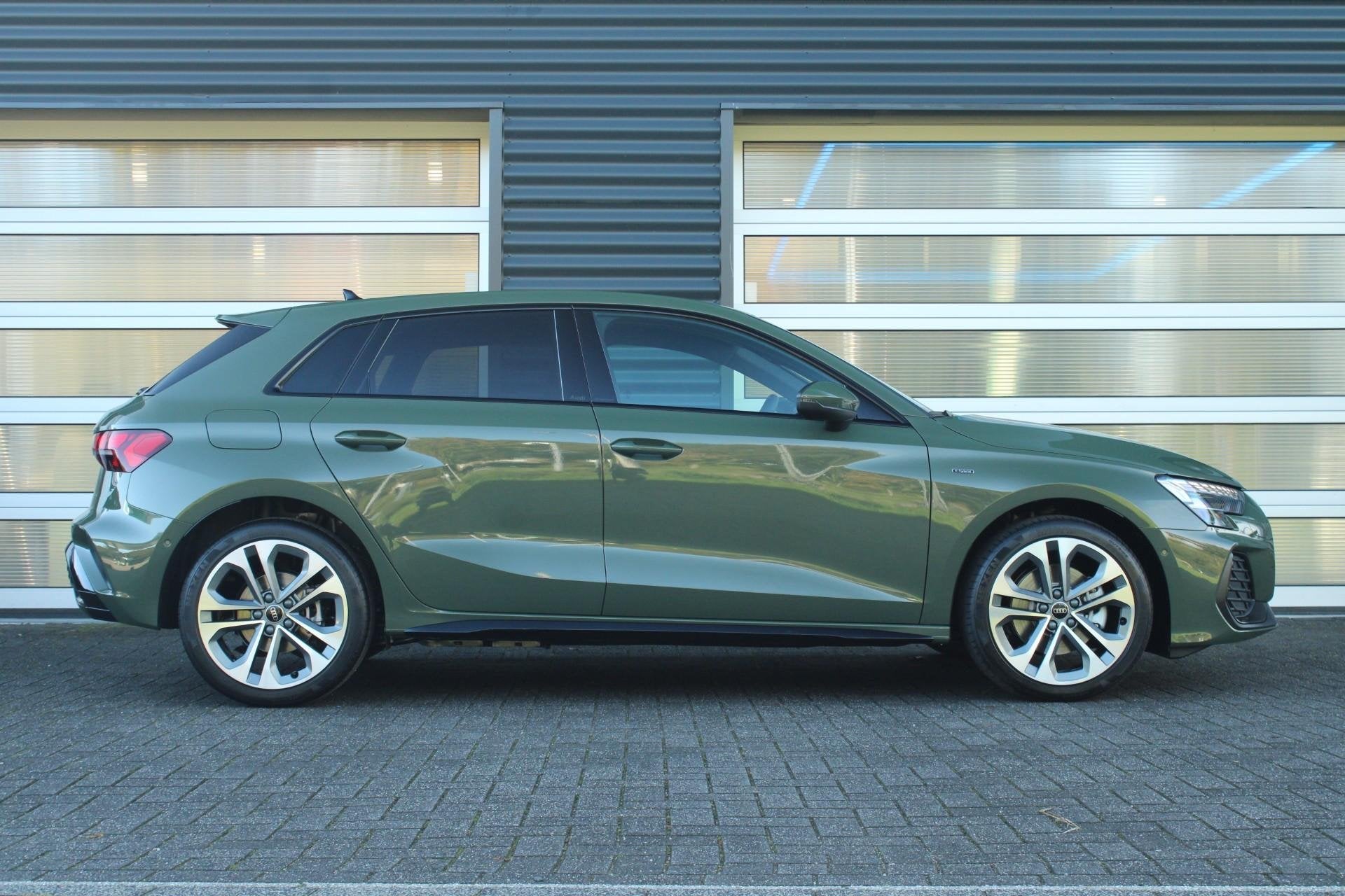 Audi A3 Sportback 1.5 e-hybrid 205pk S Edition | Tech Plus |, 12 maanden, 1498 cc, 4 cilinders, 150 min