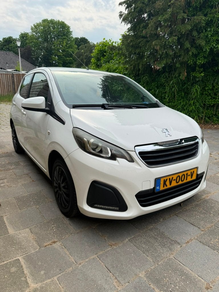 Peugeot 108 1.0 12V E-vti 51KW 5DR 2015 Wit, Auto's, Peugeot, Voorwielaandrijving, Stof, Zwart, 4 stoelen