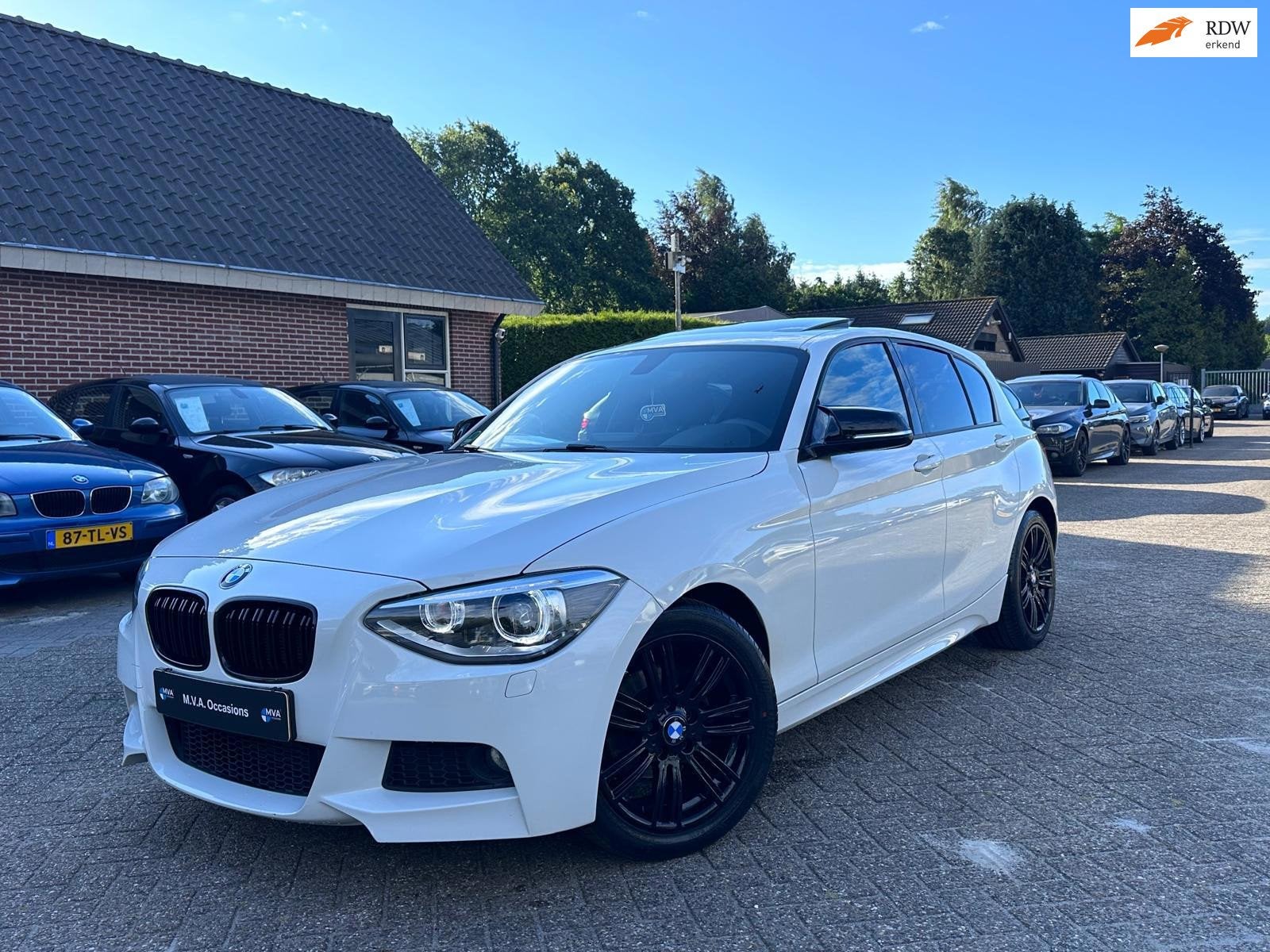 BMW 1-serie 116i High Executive M sport|Nieuwe Ketting + Kle, 1-Serie, Gebruikt, 4 cilinders, Alcantara