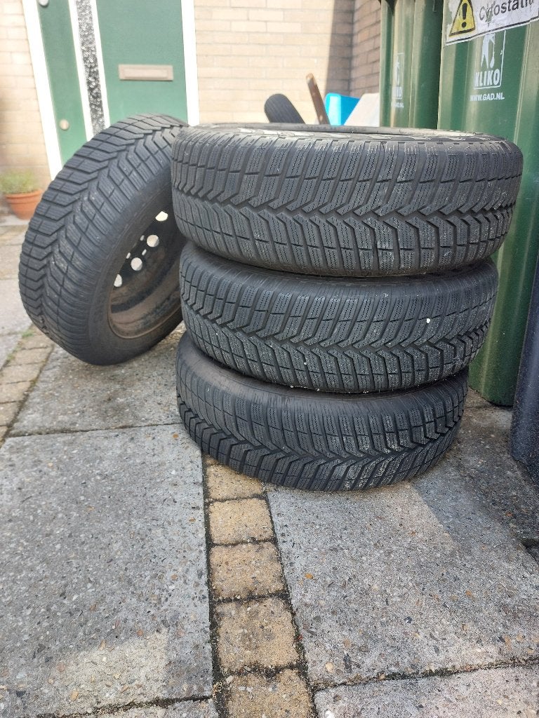 Winterbanden op velg 15 inch 5 gaats, Auto-onderdelen, Banden en Velgen, Ophalen, Gebruikt, 15 inch, Banden en Velgen
