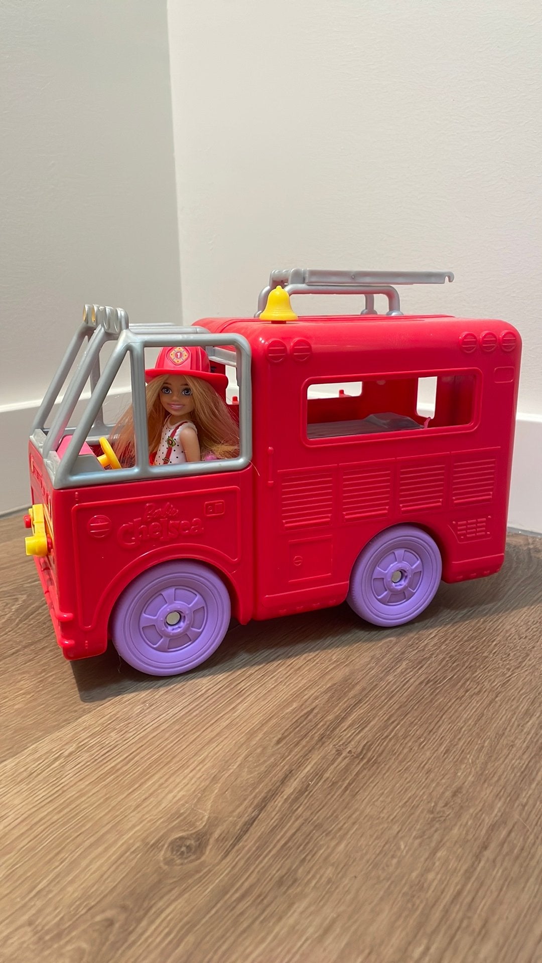 Barbie chelsea brandweerbus, Ophalen, Zo goed als nieuw