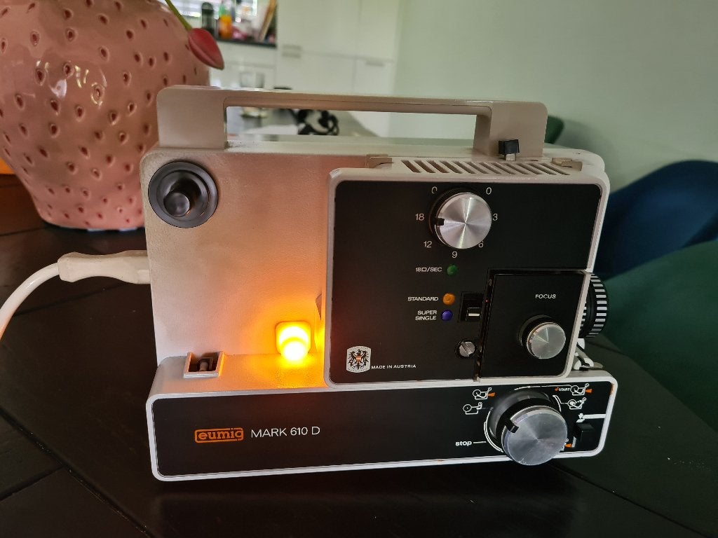 Diaprojector EUMIG mark 610 D, Audio, Tv en Foto, Diaprojectors, Ophalen, Gebruikt