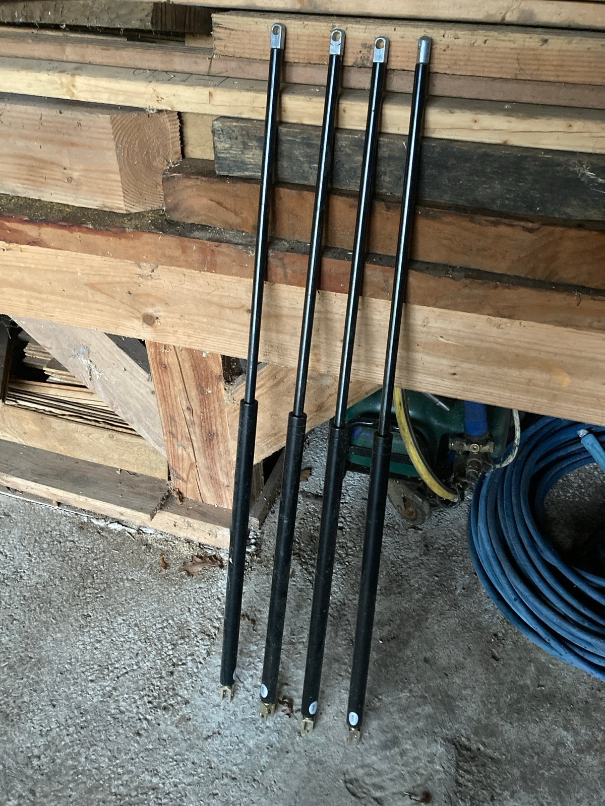 4 nieuwe gasdrukveren 3500N - 1090mm lengte, Ophalen, Nieuw, Universele onderdelen