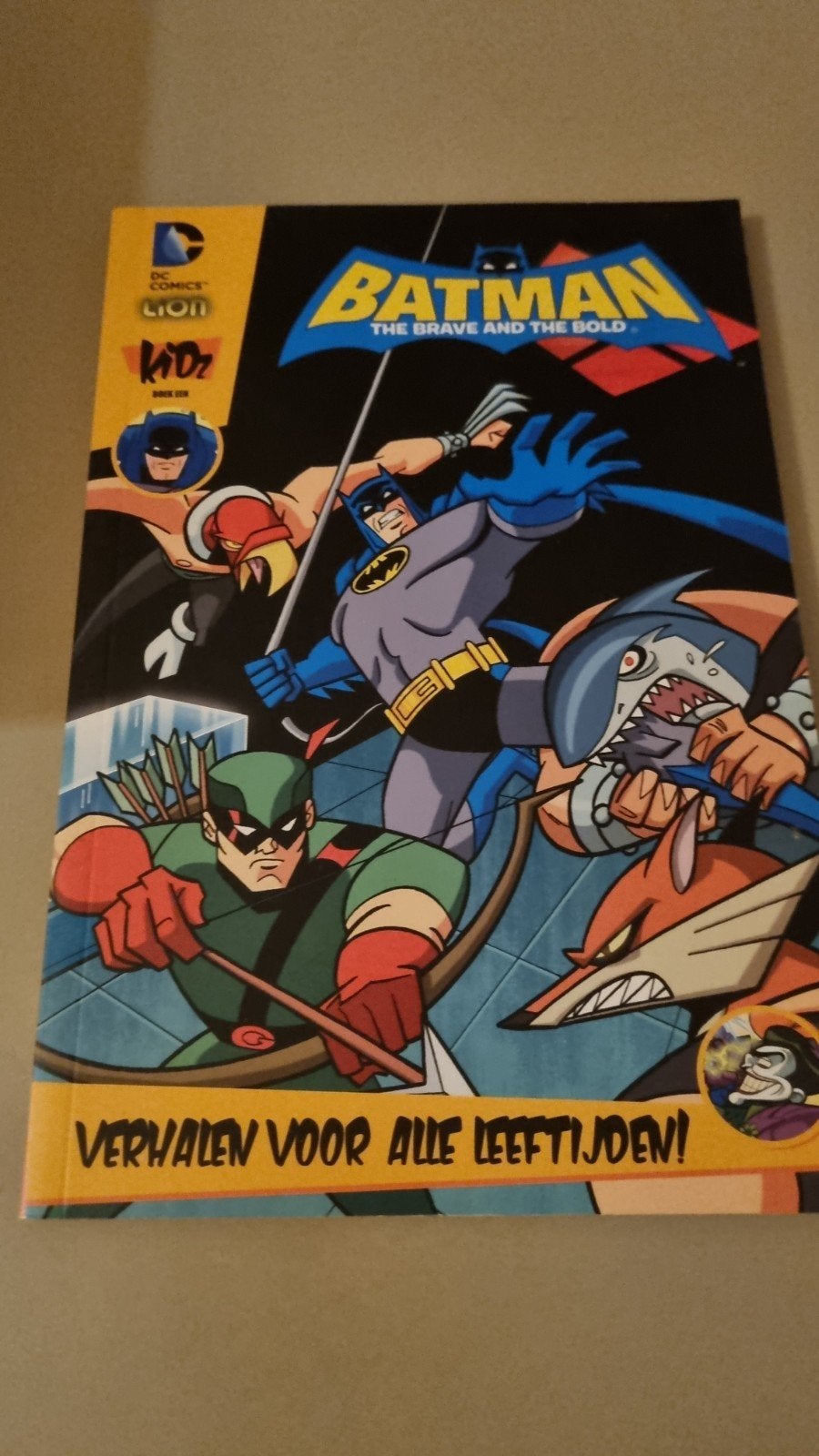 Batman: The Brave and the Bold, Eén stripboek, Ophalen of Verzenden, Zo goed als nieuw, Diverse auteurs
