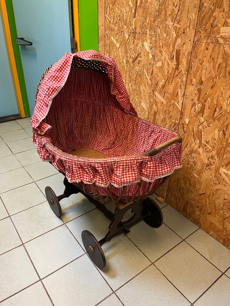 Vintage jaren 70 rotan wieg, Ophalen, Gebruikt, Wieg